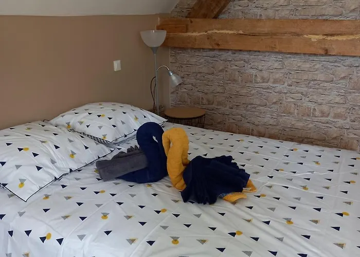 Dans Longere En Pierre A La Campagne Saint-Ovin